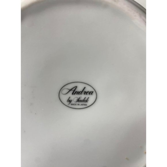 Andrea By Sadek Teapot, Vine and Berry Design, Made in Japan Gold Trim with lid - Picture 5 of 5